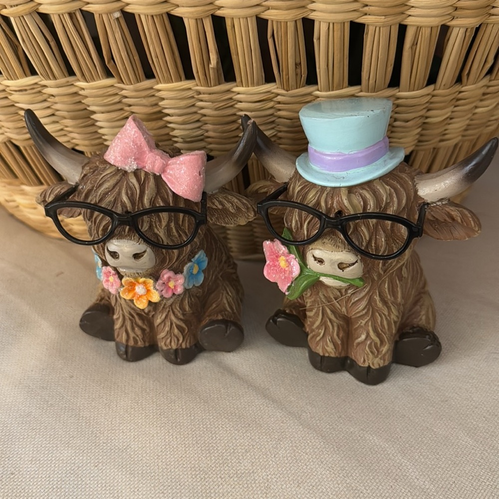 Highland cow Valentine’s Day pair love table top decor couple Easter - Picture 2 of 7